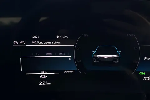 KJ25NRF Audi A6 E-Tron Avant 100kWh Performance S line Auto 5dr Thumbnail #49