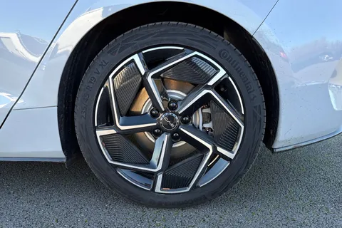 DG75WNB BYD SEAL 82.5kWh Design Auto 4dr Thumbnail #23