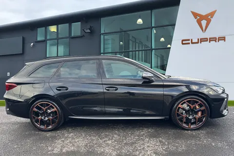 KO74FNJ CUPRA Leon 2.0 TSI 333 VZ3 5dr DSG 4Drive **PANORAMIC SUNROOF** Thumbnail #4