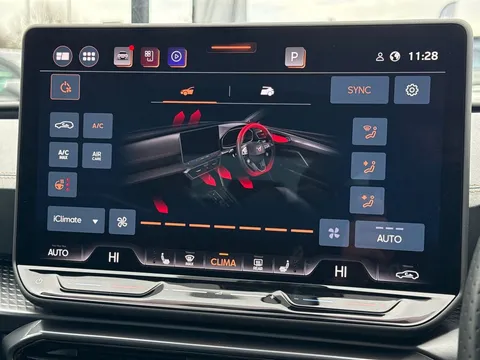 KO74FNJ CUPRA Leon 2.0 TSI 333 VZ3 5dr DSG 4Drive **PANORAMIC SUNROOF** Thumbnail #20