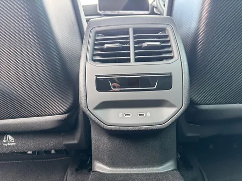 KO74FNJ CUPRA Leon 2.0 TSI 333 VZ3 5dr DSG 4Drive **PANORAMIC SUNROOF** Thumbnail #32