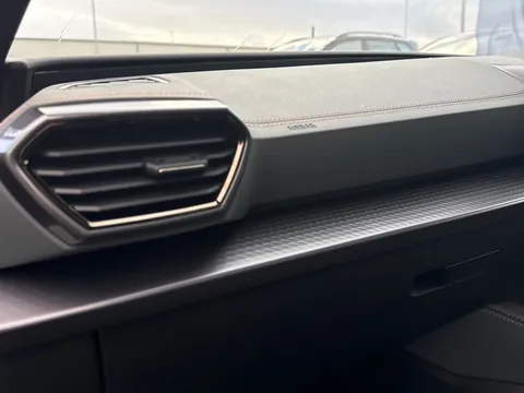 KO74FNJ CUPRA Leon 2.0 TSI 333 VZ3 5dr DSG 4Drive **PANORAMIC SUNROOF** Thumbnail #34