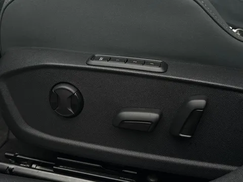 KO74FNJ CUPRA Leon 2.0 TSI 333 VZ3 5dr DSG 4Drive **PANORAMIC SUNROOF** Thumbnail #36