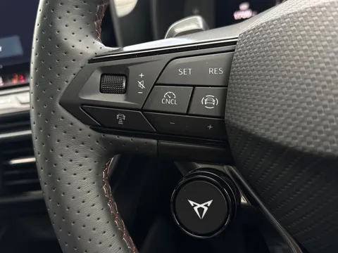 KO74FNJ CUPRA Leon 2.0 TSI 333 VZ3 5dr DSG 4Drive **PANORAMIC SUNROOF** Thumbnail #38