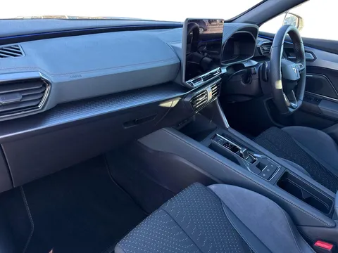 DK25YAD CUPRA Formentor 2.0 TSI 333 VZ3 5dr DSG 4Drive **PANORAMIC SUNROOF Thumbnail #10