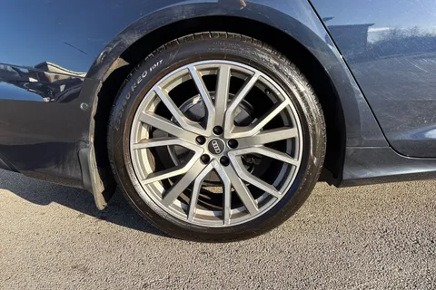 DP72GZL Audi A6 Avant 2.0 TDI 40 Black Edition S Tronic quattro Euro 6 (s/s) 5dr Thumbnail #11