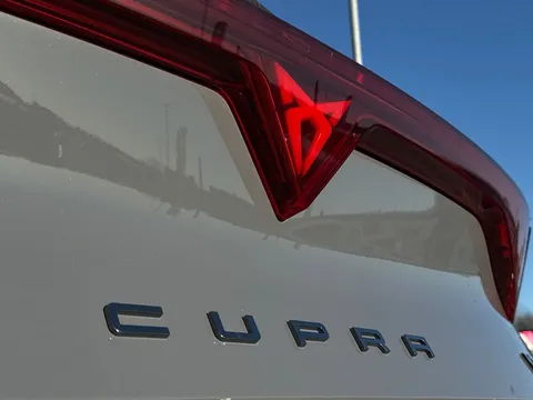 DK25YAD CUPRA Formentor 2.0 TSI 333 VZ3 5dr DSG 4Drive **PANORAMIC SUNROOF Thumbnail #26