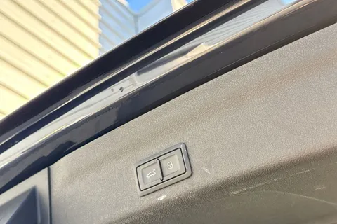 DP72GZL Audi A6 Avant 2.0 TDI 40 Black Edition S Tronic quattro Euro 6 (s/s) 5dr Thumbnail #31