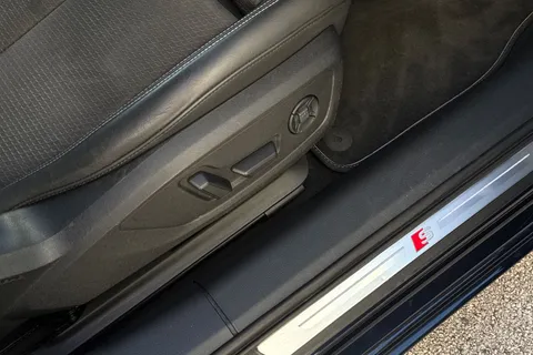 DP72GZL Audi A6 Avant 2.0 TDI 40 Black Edition S Tronic quattro Euro 6 (s/s) 5dr Thumbnail #44