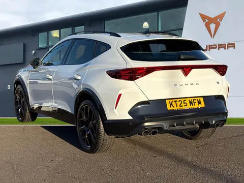 KT25WFM CUPRA Formentor 2.0 TSI 333 VZ3 5dr DSG 4Drive **PANORAMIC SUNROOF** Thumbnail #3