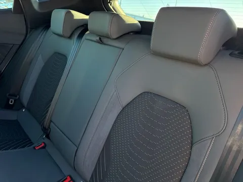 KT25WFM CUPRA Formentor 2.0 TSI 333 VZ3 5dr DSG 4Drive **PANORAMIC SUNROOF** Thumbnail #15