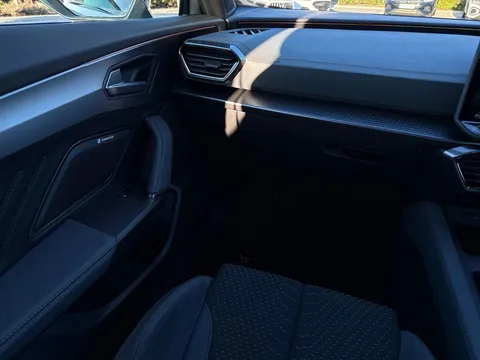 KT25WFM CUPRA Formentor 2.0 TSI 333 VZ3 5dr DSG 4Drive **PANORAMIC SUNROOF** Thumbnail #16