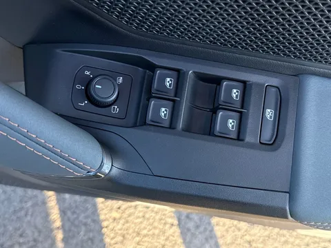 KT25WFM CUPRA Formentor 2.0 TSI 333 VZ3 5dr DSG 4Drive **PANORAMIC SUNROOF** Thumbnail #19