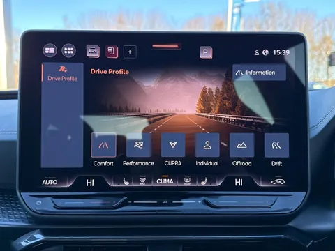 KT25WFM CUPRA Formentor 2.0 TSI 333 VZ3 5dr DSG 4Drive **PANORAMIC SUNROOF** Thumbnail #40