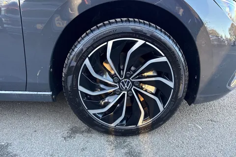 DE75WVF Volkswagen Golf 1.4 TSI eHybrid Style 5dr DSG | Pre Reg | Head-up Display Thumbnail #8