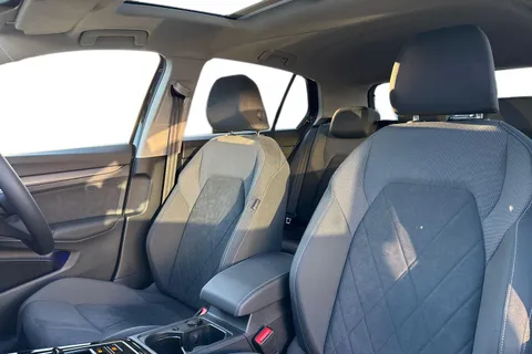 DE75WVF Volkswagen Golf 1.4 TSI eHybrid Style 5dr DSG | Pre Reg | Head-up Display Thumbnail #12