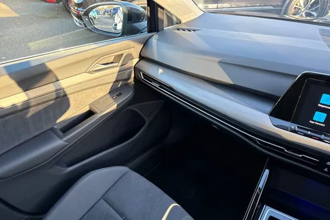 DE75WVF Volkswagen Golf 1.4 TSI eHybrid Style 5dr DSG | Pre Reg | Head-up Display Thumbnail #16