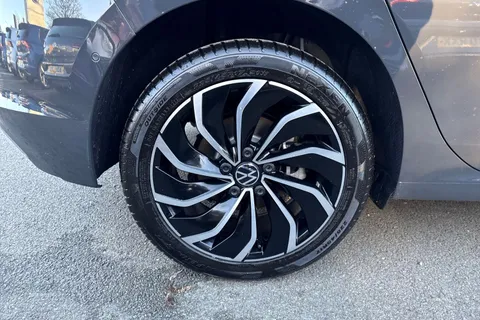 DE75WVF Volkswagen Golf 1.4 TSI eHybrid Style 5dr DSG | Pre Reg | Head-up Display Thumbnail #23