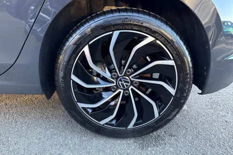 DE75WVF Volkswagen Golf 1.4 TSI eHybrid Style 5dr DSG | Pre Reg | Head-up Display Thumbnail #24