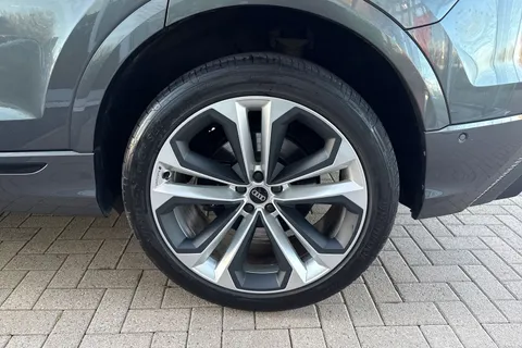 WV72VLG Audi SQ8 Black Edition TFSI  507 PS tiptronic Thumbnail #24