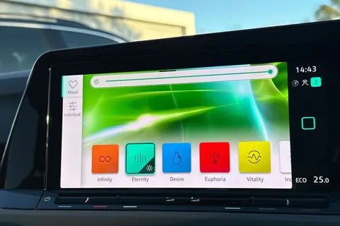 DE75WVF Volkswagen Golf 1.4 TSI eHybrid Style 5dr DSG | Pre Reg | Head-up Display Thumbnail #31