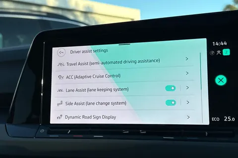 DE75WVF Volkswagen Golf 1.4 TSI eHybrid Style 5dr DSG | Pre Reg | Head-up Display Thumbnail #32