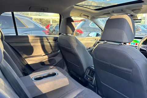 DE75WVF Volkswagen Golf 1.4 TSI eHybrid Style 5dr DSG | Pre Reg | Head-up Display Thumbnail #36