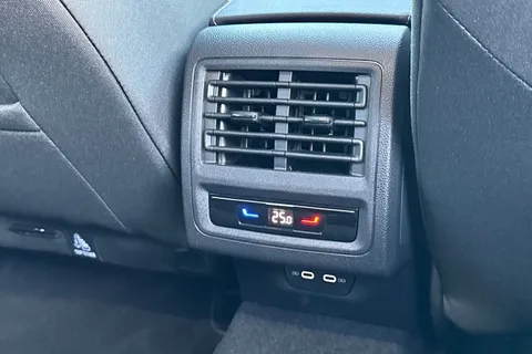 DE75WVF Volkswagen Golf 1.4 TSI eHybrid Style 5dr DSG | Pre Reg | Head-up Display Thumbnail #37