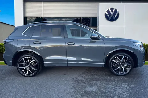 KN25VSK Volkswagen Tiguan 1.5 TSI 272 eHybrid R-Line 5dr DSG ⭐Full Leather with climate & massage sea Thumbnail #4