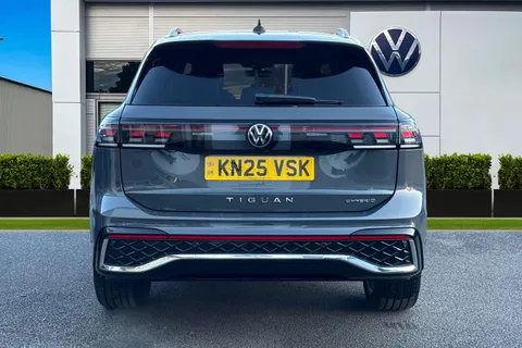 KN25VSK Volkswagen Tiguan 1.5 TSI 272 eHybrid R-Line 5dr DSG ⭐Full Leather with climate & massage sea Thumbnail #5