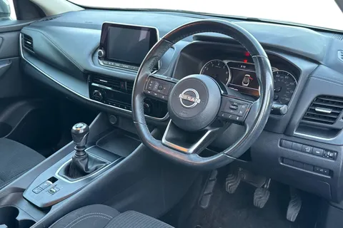 CU23XRK Nissan Qashqai 1.3 DIG-T MHEV Acenta Premium Euro 6 (s/s) 5dr Thumbnail #8