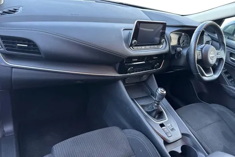 CU23XRK Nissan Qashqai 1.3 DIG-T MHEV Acenta Premium Euro 6 (s/s) 5dr Thumbnail #9