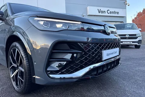 KN25VSK Volkswagen Tiguan 1.5 TSI 272 eHybrid R-Line 5dr DSG ⭐Full Leather with climate & massage sea Thumbnail #10