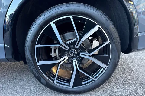 KN25VSK Volkswagen Tiguan 1.5 TSI 272 eHybrid R-Line 5dr DSG ⭐Full Leather with climate & massage sea Thumbnail #12