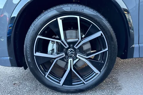 KN25VSK Volkswagen Tiguan 1.5 TSI 272 eHybrid R-Line 5dr DSG ⭐Full Leather with climate & massage sea Thumbnail #13