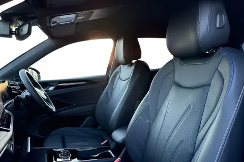 KN25VSK Volkswagen Tiguan 1.5 TSI 272 eHybrid R-Line 5dr DSG ⭐Full Leather with climate & massage sea Thumbnail #17