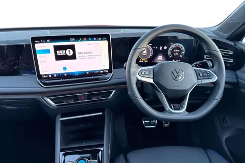 KN25VSK Volkswagen Tiguan 1.5 TSI 272 eHybrid R-Line 5dr DSG ⭐Full Leather with climate & massage sea Thumbnail #19