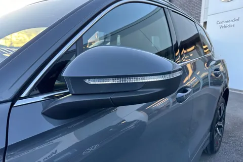 KN25VSK Volkswagen Tiguan 1.5 TSI 272 eHybrid R-Line 5dr DSG ⭐Full Leather with climate & massage sea Thumbnail #33