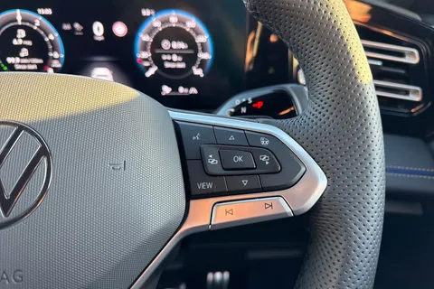 KN25VSK Volkswagen Tiguan 1.5 TSI 272 eHybrid R-Line 5dr DSG ⭐Full Leather with climate & massage sea Thumbnail #49