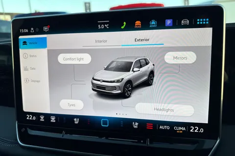 KN25VSK Volkswagen Tiguan 1.5 TSI 272 eHybrid R-Line 5dr DSG ⭐Full Leather with climate & massage sea Thumbnail #56