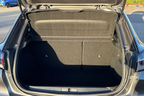 DA72AOC PEUGEOT 208 1.2 PureTech Allure Premium + Euro 6 (s/s) 5dr Thumbnail #8