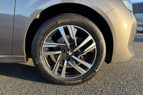 DA72AOC PEUGEOT 208 1.2 PureTech Allure Premium + Euro 6 (s/s) 5dr Thumbnail #11