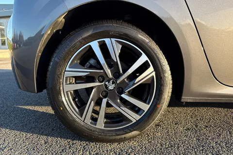 DA72AOC PEUGEOT 208 1.2 PureTech Allure Premium + Euro 6 (s/s) 5dr Thumbnail #12