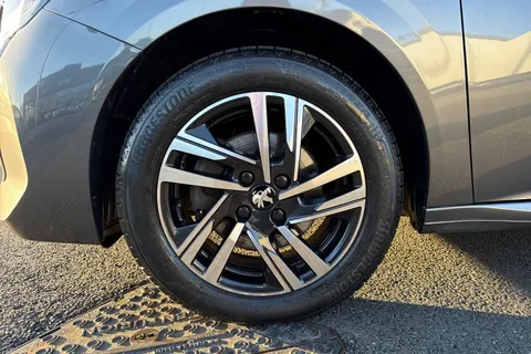 DA72AOC PEUGEOT 208 1.2 PureTech Allure Premium + Euro 6 (s/s) 5dr Thumbnail #13