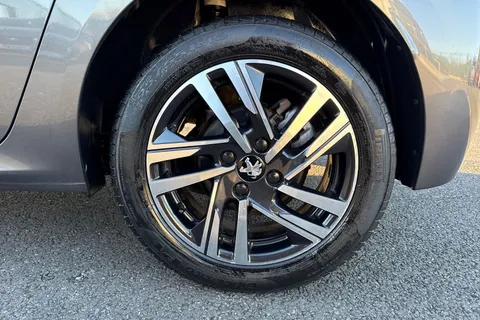 DA72AOC PEUGEOT 208 1.2 PureTech Allure Premium + Euro 6 (s/s) 5dr Thumbnail #14