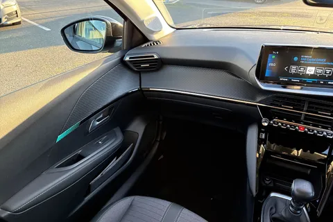 DA72AOC PEUGEOT 208 1.2 PureTech Allure Premium + Euro 6 (s/s) 5dr Thumbnail #21