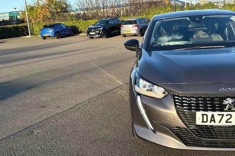 DA72AOC PEUGEOT 208 1.2 PureTech Allure Premium + Euro 6 (s/s) 5dr Thumbnail #26