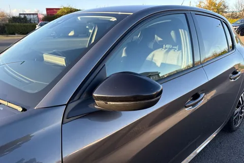 DA72AOC PEUGEOT 208 1.2 PureTech Allure Premium + Euro 6 (s/s) 5dr Thumbnail #30