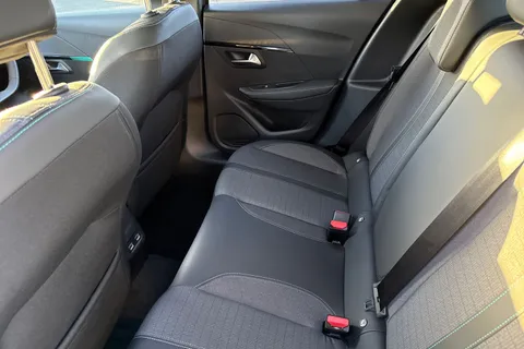 DA72AOC PEUGEOT 208 1.2 PureTech Allure Premium + Euro 6 (s/s) 5dr Thumbnail #31