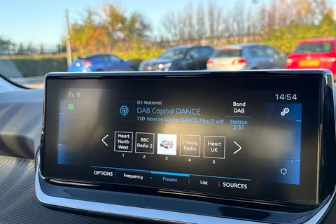 DA72AOC PEUGEOT 208 1.2 PureTech Allure Premium + Euro 6 (s/s) 5dr Thumbnail #44